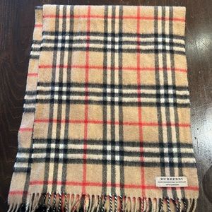 Burberry Women’s Classic Cashmere Scarf